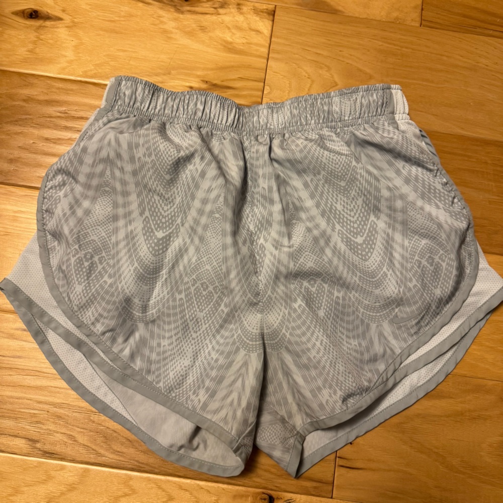 Nike TEMPO: Women's Dri-FIT Mid-Rise Brief-Lined Running Shorts